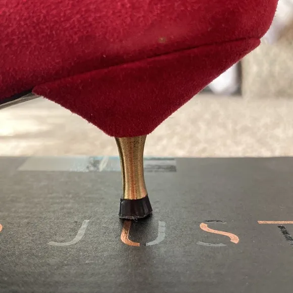 Anthropologie wine colored kitten heels. Pied Juste. Super chic