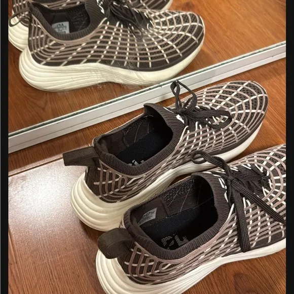 APL Men's Black and White Athletic Shoes