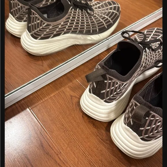 APL Men's Black and White Athletic Shoes