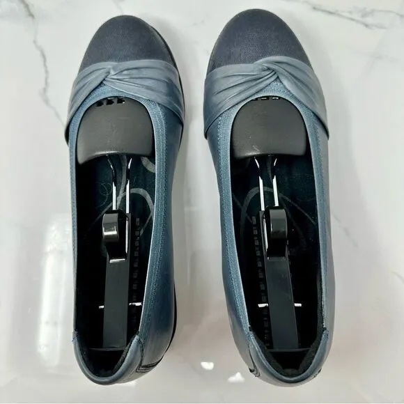 Aravon Andrea Slip on- Size 9.5