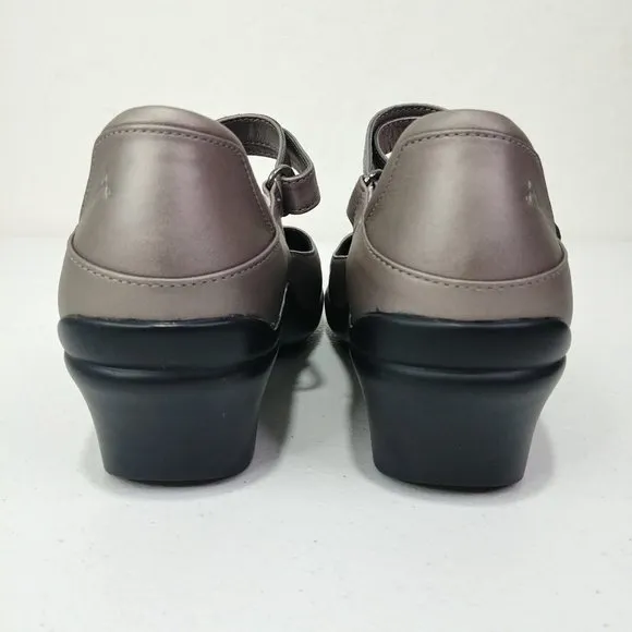 ARAVON Maya Leather Mary Jane Pumps Clogs Excellent Condition Women's Si…