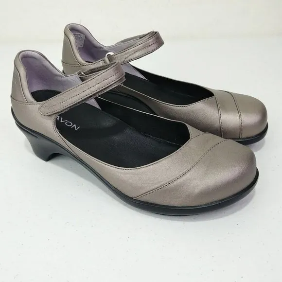 ARAVON Maya Leather Mary Jane Pumps Clogs Excellent Condition Women's Si…
