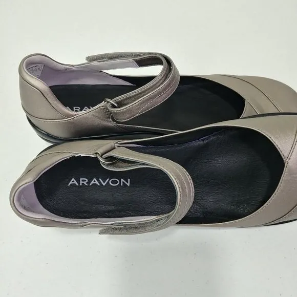 ARAVON Maya Leather Mary Jane Pumps Clogs Excellent Condition Women's Si…