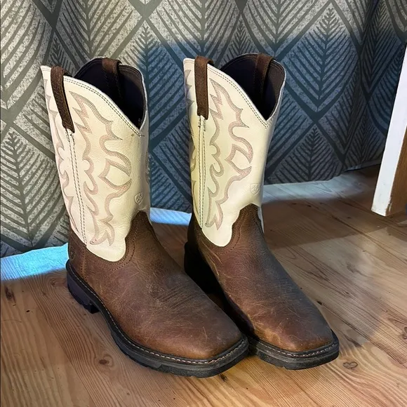 Ariat Men's WorkHog Wide Square Toe Waterproof Work Boot