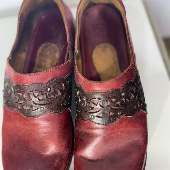 Ariat Red Leather Embroidered Western Clogs Size 9.5B Boho Cowgirl Mule Shoes