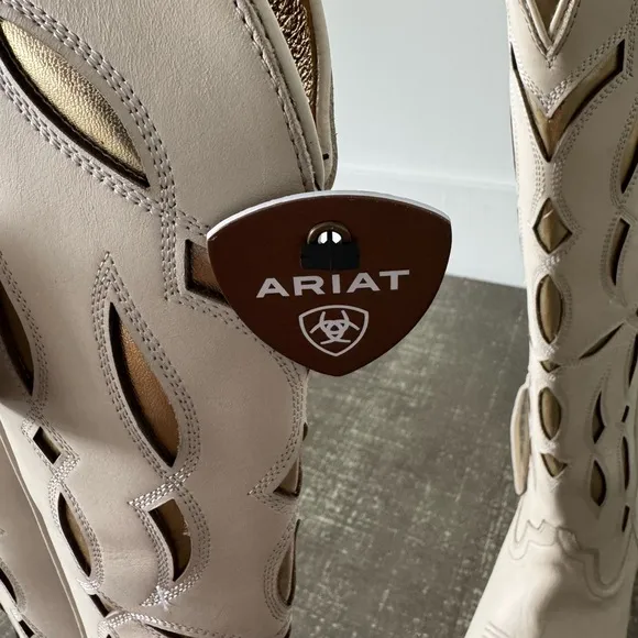 ARIAT Saylor StretchFit Western Boot in Blanco