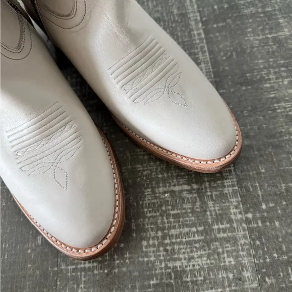 ARIAT Saylor StretchFit Western Boot in Blanco