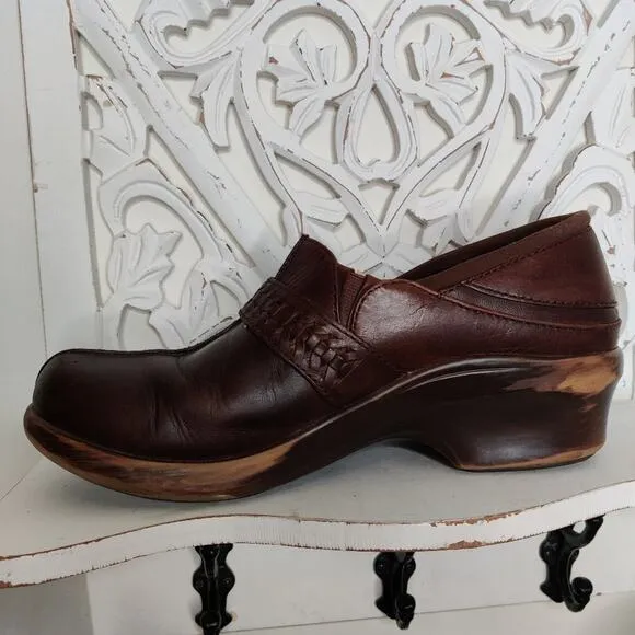 Ariat Shasta Brown Leather Slip On Harness Clogs Size 8.5