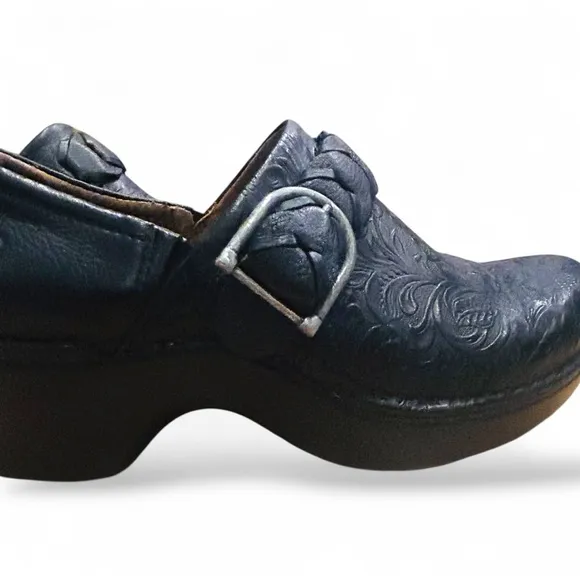 Ariat Women’s Black Leather Clogs Size 9.5 | Textured Buckle Slip-On | NWOT