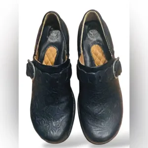 Ariat Women’s Black Leather Clogs Size 9.5 | Textured Buckle Slip-On | NWOT