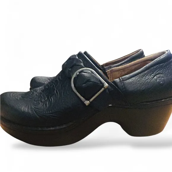 Ariat Women’s Black Leather Clogs Size 9.5 | Textured Buckle Slip-On | NWOT