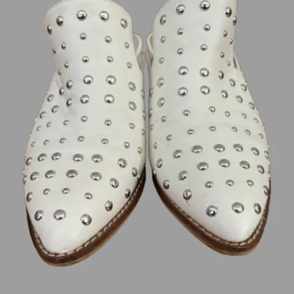 ARider Girl white western style studded mules w 2” heels SZ 7