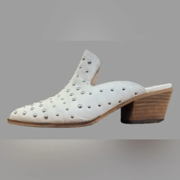 ARider Girl white western style studded mules w 2” heels SZ 7