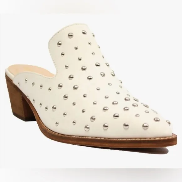 ARider Girl white western style studded mules w 2” heels SZ 7