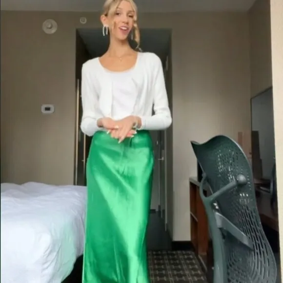 Aritzia Babaton Midi Satin Slip Skirt Glow Green Size 00
