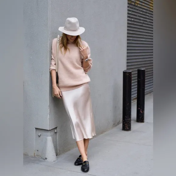Aritzia Babaton Silky Blush Slip Skirt size 6