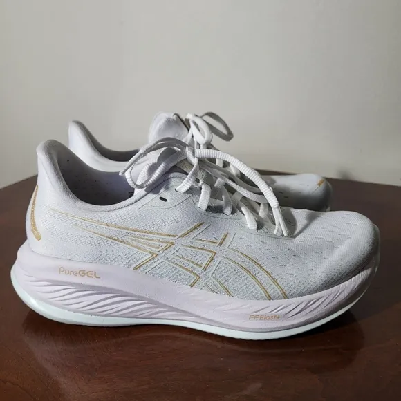 Asics Gel-Cumulus Womens 8 Shoes Road Running Trainer Support Mint and Gold