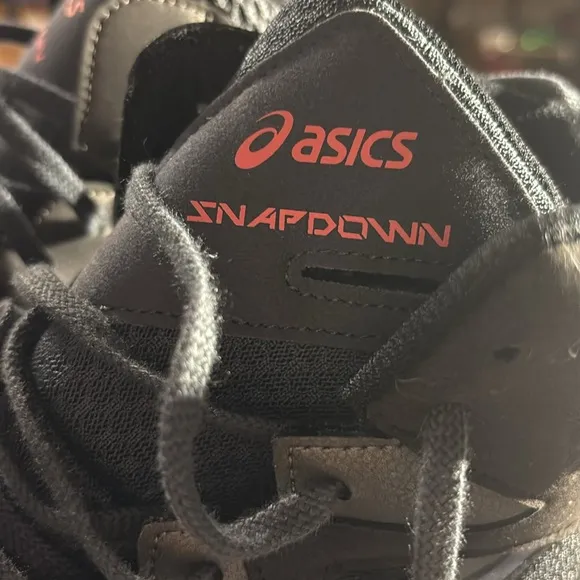ASICS Men's Black and Gray wrestling Athletic Shoes