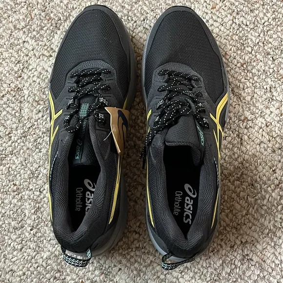 ASICS Men's Black and Yellow Running Shoes