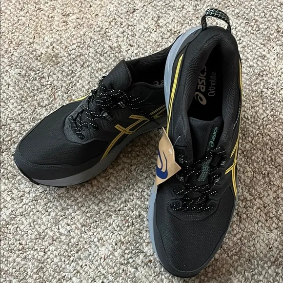 ASICS Men's Black and Yellow Running Shoes