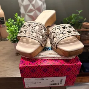 Authentic Brand new Tory Burch Basketweave Clog _newcream size 9