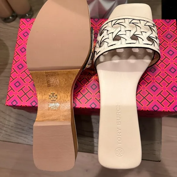 Authentic Brand new Tory Burch Basketweave Clog _newcream size 9