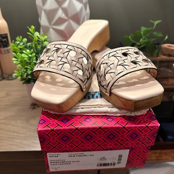 Authentic Brand new Tory Burch Basketweave Clog _newcream size 9