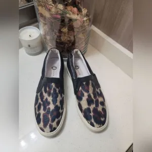 Authentic Lanvin slip on sneakers, size 40