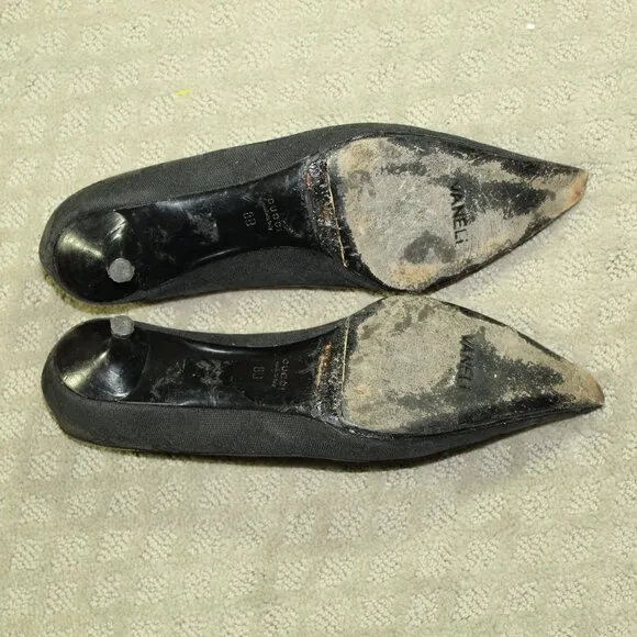 AUTHENTICATED Gucci Women's Size 8M Black Logo Kitten Heels