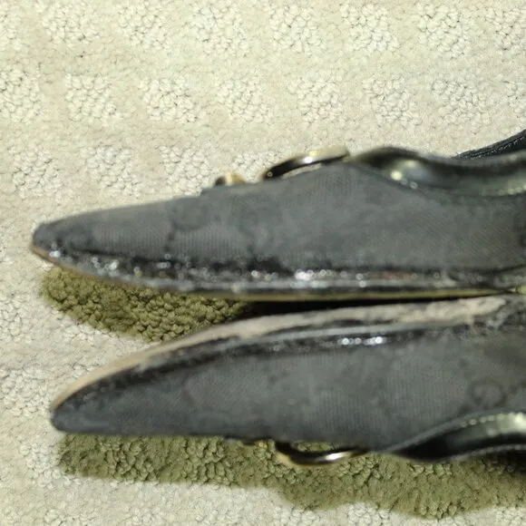 AUTHENTICATED Gucci Women's Size 8M Black Logo Kitten Heels