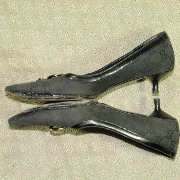 AUTHENTICATED Gucci Women's Size 8M Black Logo Kitten Heels