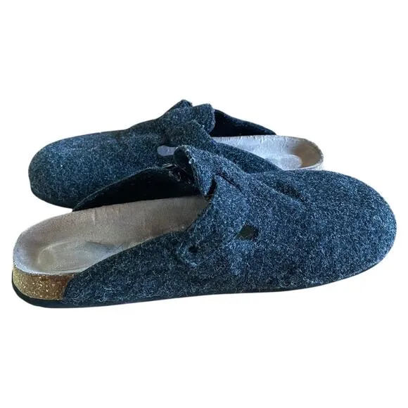 Axxiom Womens Slip On Clogs Grey Wool Size 11 Fuzzy Comfort Slippers