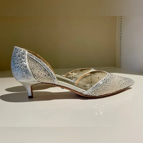 Badgley Mischka Bridal Crystal Heels | Ivory Cream Mesh Pointed Toe | Size 8