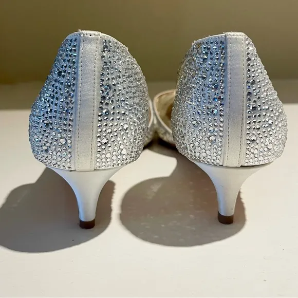 Badgley Mischka Bridal Crystal Heels | Ivory Cream Mesh Pointed Toe | Size 8