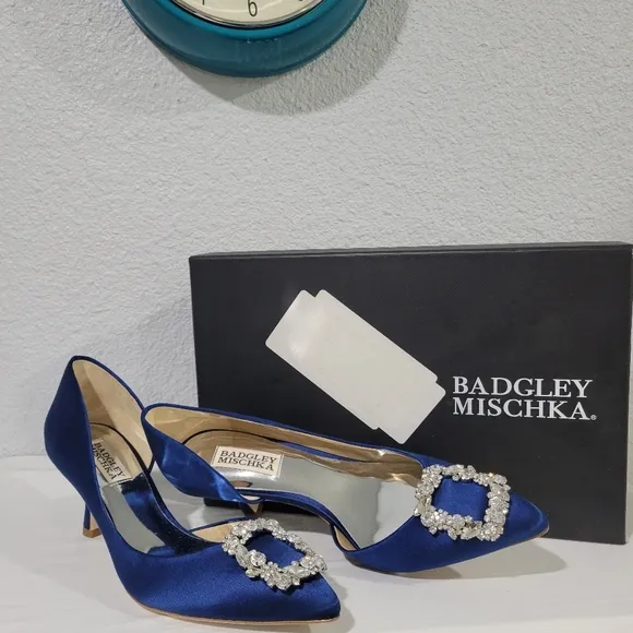 Badgley Mischka Fabia II Kitten Heels with Crystal Buckle, Sz 6, NIB
