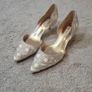 Badgley Mischka Ginny D’Orsays Size 9 Kitten Heels Pumps