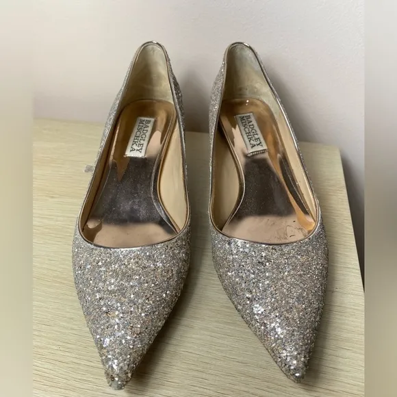 Badgley Mischka Heels glitter champagne size 6 EUC