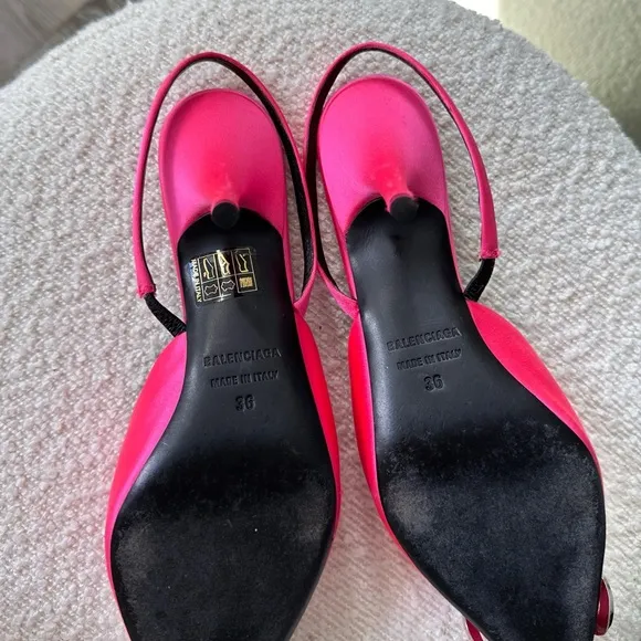 Balenciaga talon pink BB heels