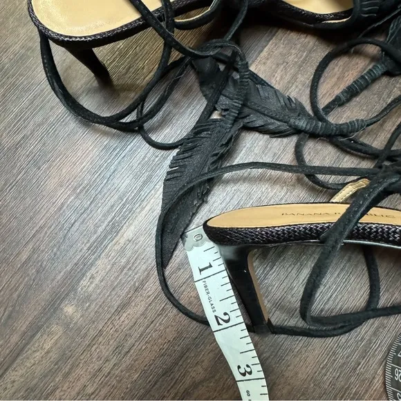 Banana Republic Kitten Heels in Size 6