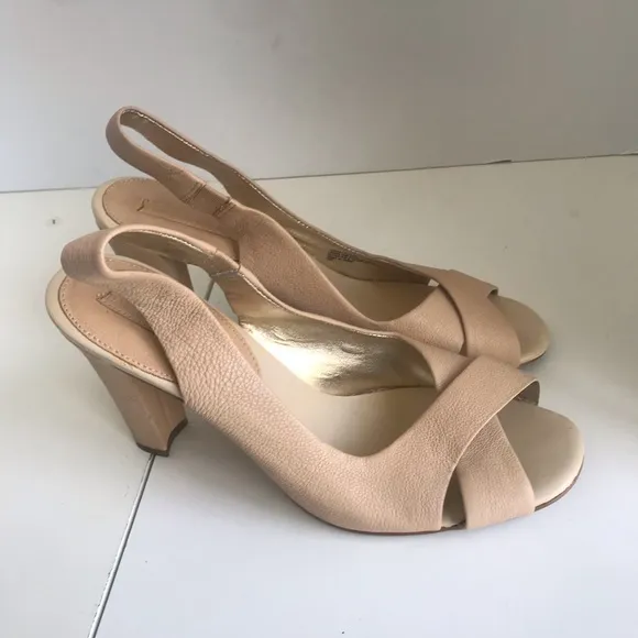 Banana Republic Leather Slingback Shoes. Size 9