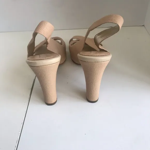 Banana Republic Leather Slingback Shoes. Size 9