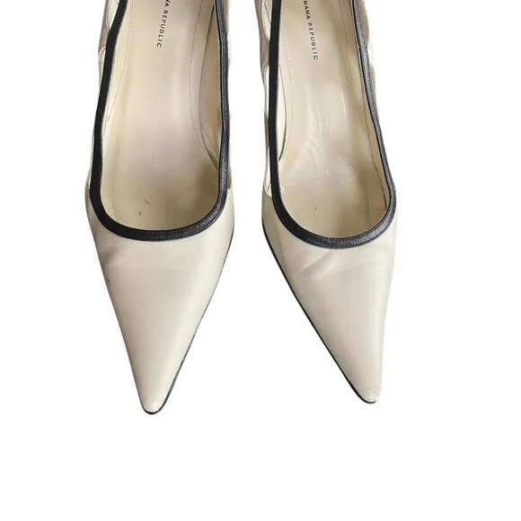 Banana Republic  Made in Italy   GENUINE LEATHER POINTY TOE Kitten Heels * US 8