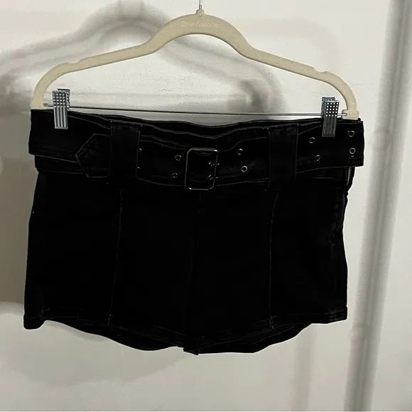 BDG Urban Outfitters Low Rise Black Belted Shorts Size Large