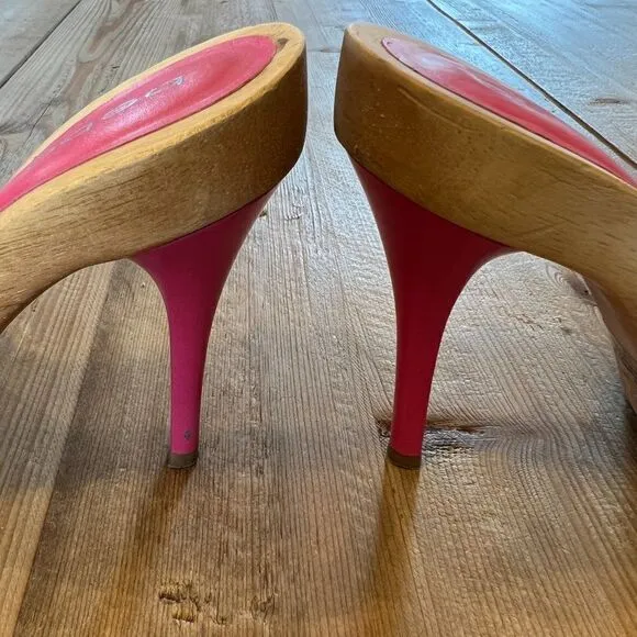 Bebe Barbie Vintage Pink Leather Heart Rhinestone Jeweled Wooden Mules Size 7.5