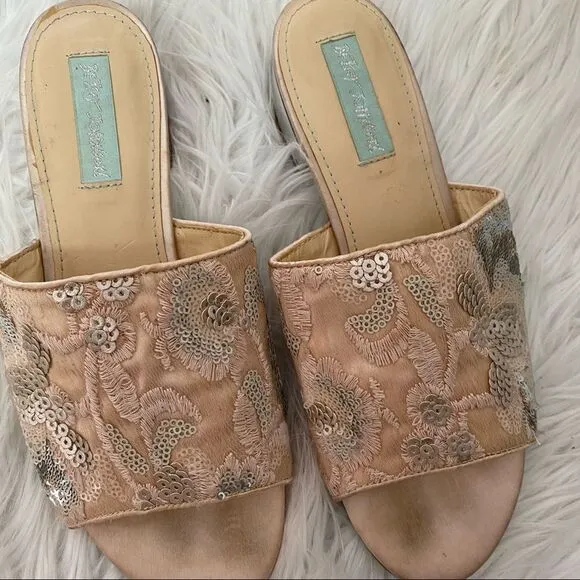 Betsy Johnson SR-Ryder blush sequins embroidered lucite block heel slides 7.5