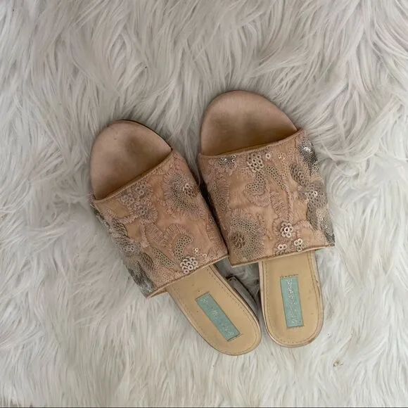 Betsy Johnson SR-Ryder blush sequins embroidered lucite block heel slides 7.5