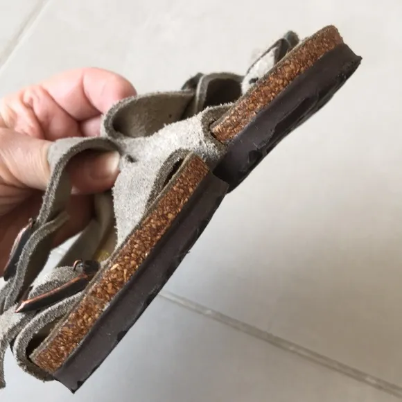 BIRKENSTOCK ARIZONA Kid’s Unisex Suede Clogs | 9