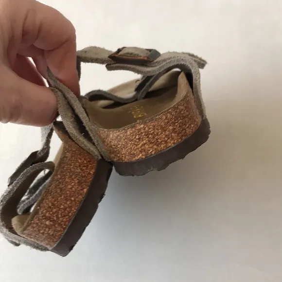 BIRKENSTOCK ARIZONA Kid’s Unisex Suede Clogs | 9