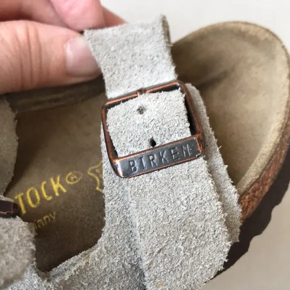 BIRKENSTOCK ARIZONA Kid’s Unisex Suede Clogs | 9