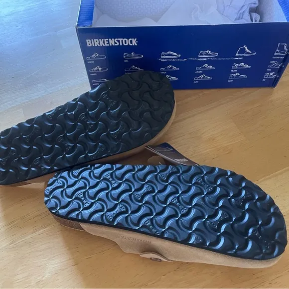 Birkenstock Beige Suede Boston clogs